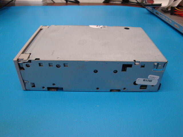 HP - Tape drive DAT ( 12 GB / 24 ) DDS-3 SCSI internal 3.5" C1537A - Micro Technologies (yourdrives.com)