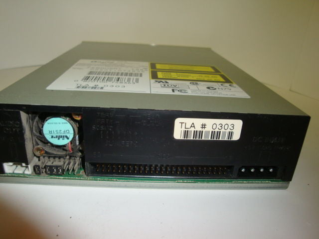 Plextor PX-R820Ti 8/20 CD-R Drive 5.25'' HH SCSI TLA0303 - Micro Technologies (yourdrives.com)
