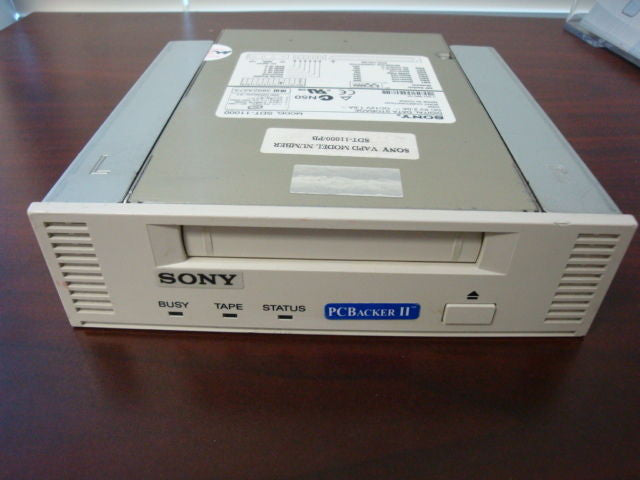 Sony SDT-11000 - Tape drive DAT 20/40Gb  DDS-4 SCSI internal 5.25" Beige Bezel - Micro Technologies (yourdrives.com)