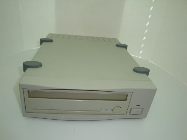 External Hitachi OD172S-11  MO Drive 2.6GB SCSI  OD172S11 - Micro Technologies (yourdrives.com)
