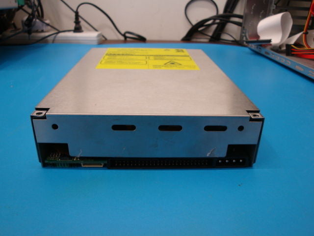 Maxoptix T4-2600  MO Drive 2.6GB SCSI - Micro Technologies (yourdrives.com)