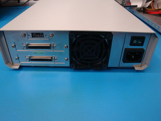 Plasmon MOD910E External SCSI MO Drive 9.1GB MOD910 - Micro Technologies (yourdrives.com)