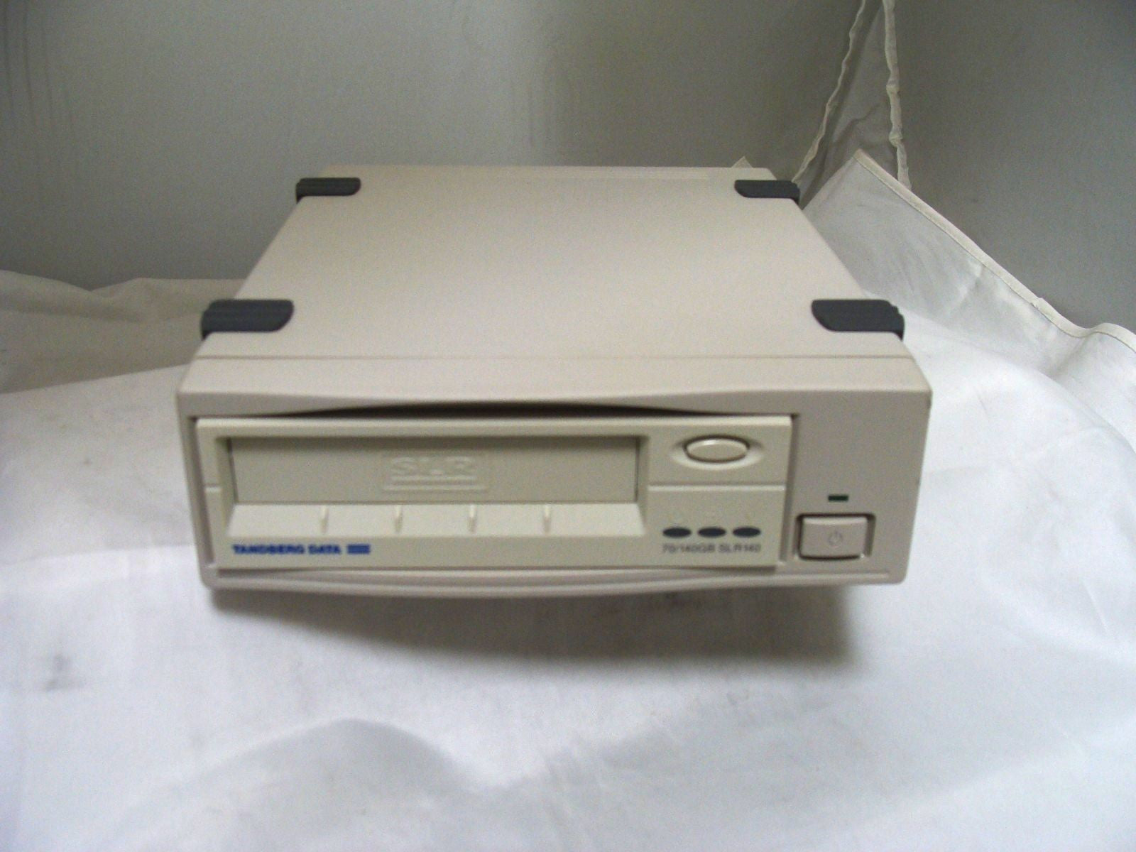 Tandberg SLR140  SCSI Internal Tape Drive 70/140GB - Micro Technologies (yourdrives.com)